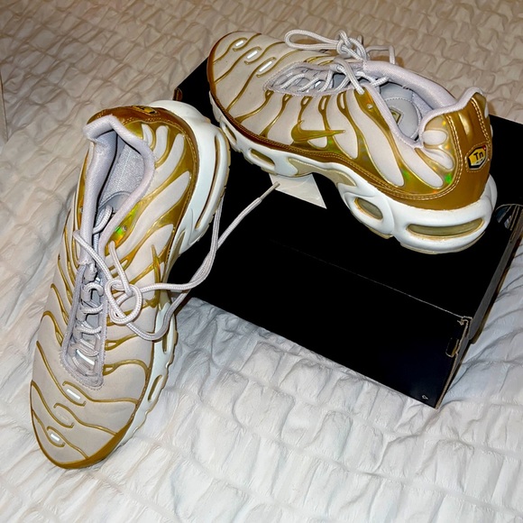 Nike Shoes - Nike women air max plus